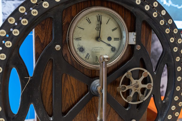 Textos dels Centre d’Interpretació i el consultori mèdic de la colònia de Borgonyà.