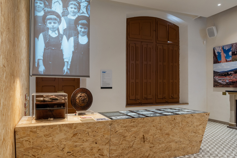 Textos dels Centre d’Interpretació i el consultori mèdic de la colònia de Borgonyà.