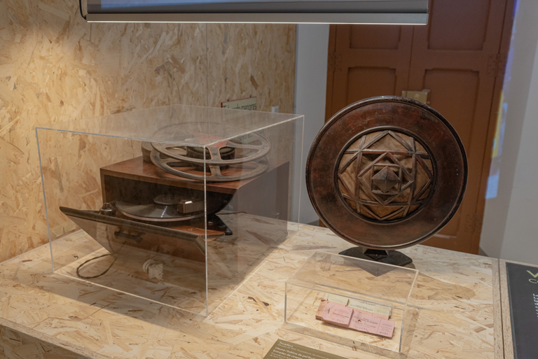 Textos dels Centre d’Interpretació i el consultori mèdic de la colònia de Borgonyà.